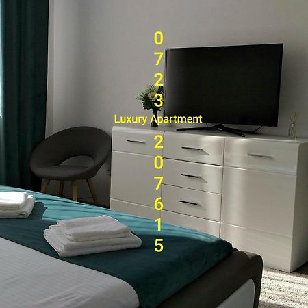 Luxury-Apartment Ultracentral 큼홀룸그몰도베네스크 외부 사진