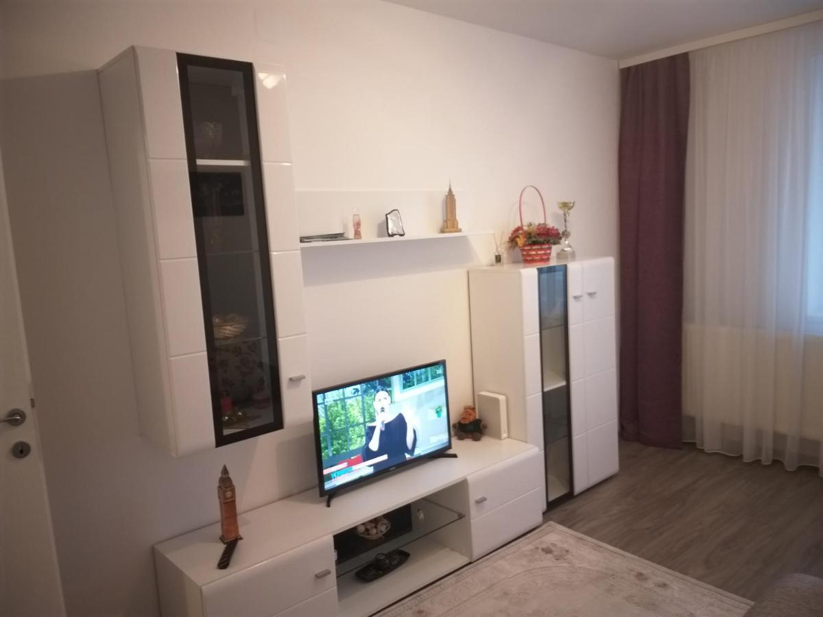 Luxury-Apartment Ultracentral 큼홀룸그몰도베네스크 외부 사진