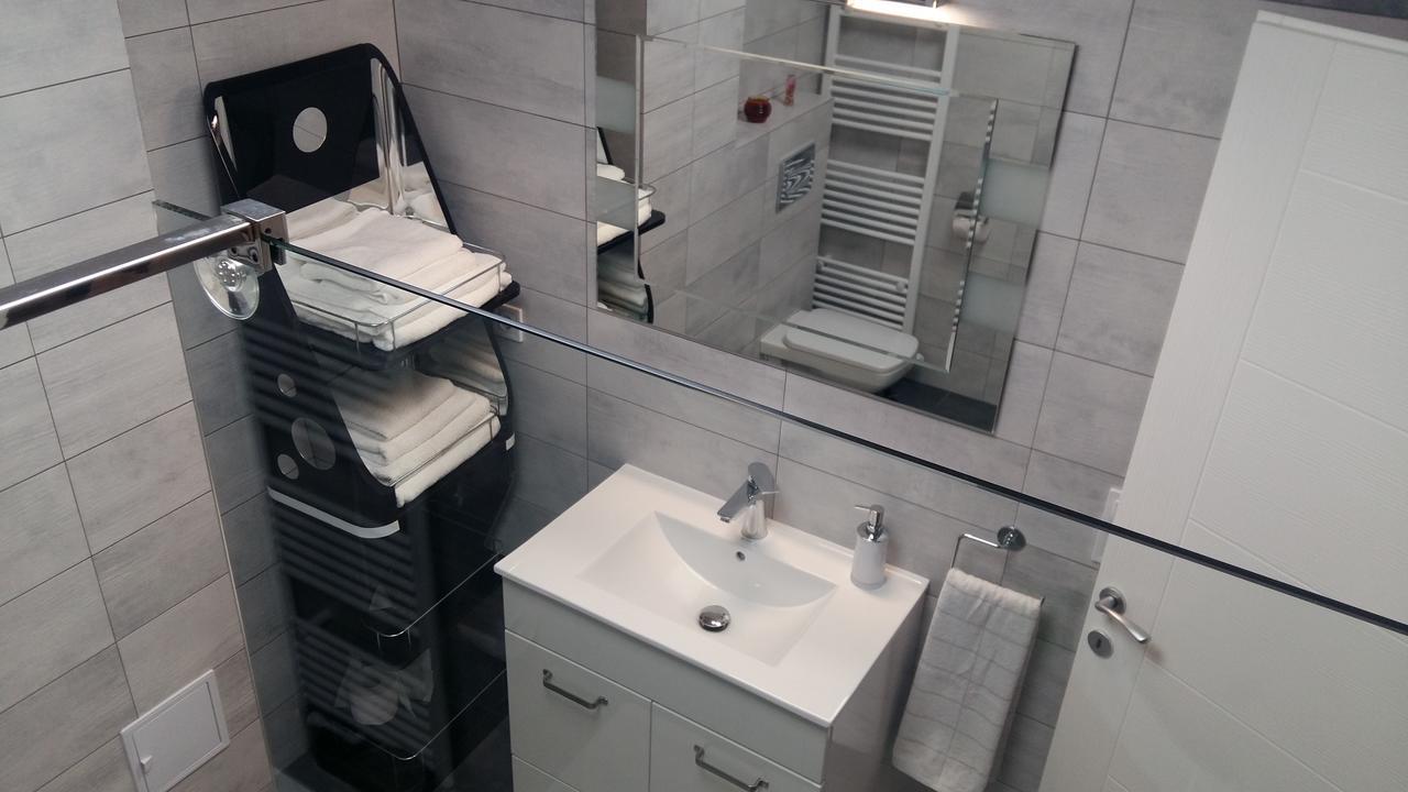 Luxury-Apartment Ultracentral 큼홀룸그몰도베네스크 외부 사진